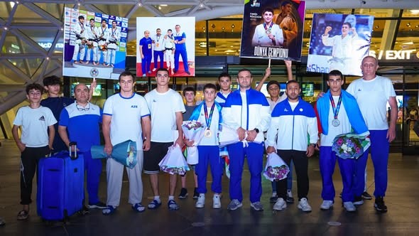 Dünya çempionatında iki medal qazanan Azərbaycan cüdoçuları Vətənə qayıdıb