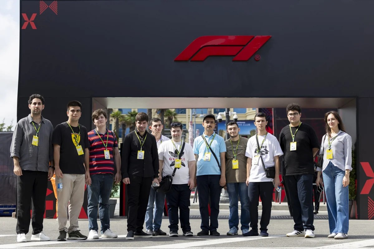 \"Formula 1\" üzrə Azərbaycan Qran-prisinin yubiley yarışında autizmli gənclər üçün Paddok turu keçirilib