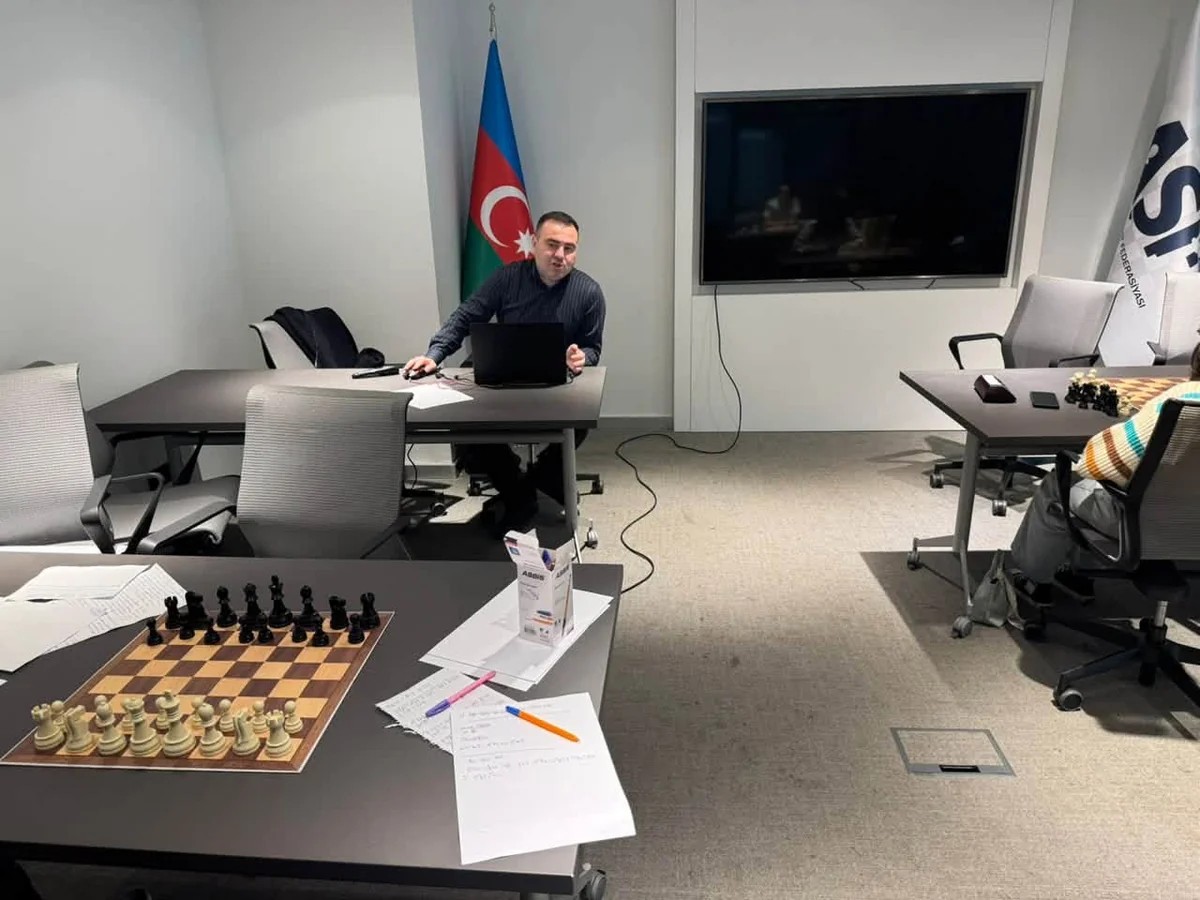 \"Çempionlarla bir ay\" layihəsi çərçivəsində gənc şahmatçılar üçün \"ustad dərsləri\" keçirilib