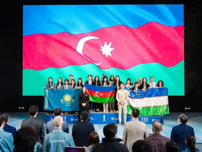 Türkdilli ölkələrin çempionatında medal qazanan Azərbaycan şahmatçıları mükafatlandırılıb 