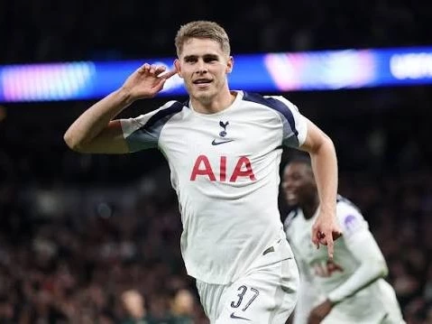 \"Tottenhem\" Miki van de Venlə yeni müqavilə üzrə razılığa gəlib&nbsp;&nbsp;