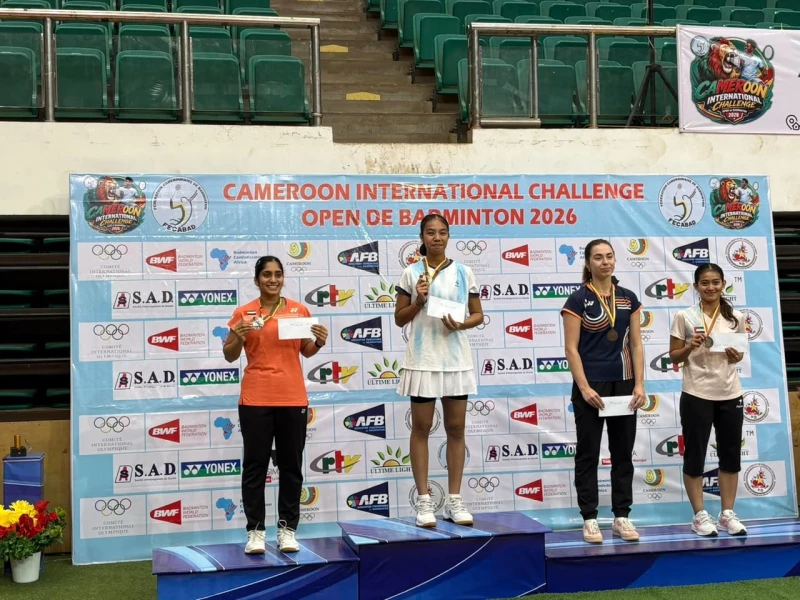 Badmintonçumuz “Cameroon International 2026” turnirinin mükafatçıları sırasında&nbsp;