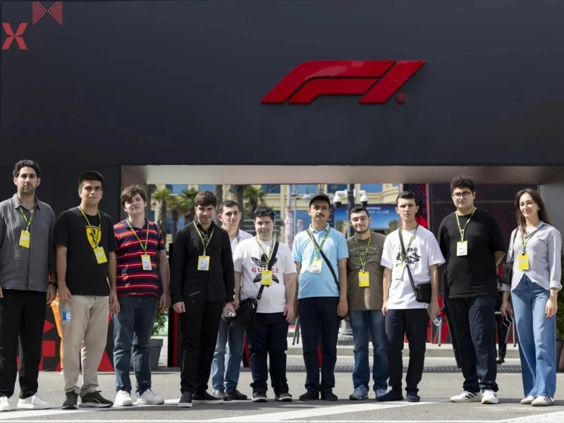 \"Formula 1\" üzrə Azərbaycan Qran-prisinin yubiley yarışında autizmli gənclər üçün Paddok turu keçirilib