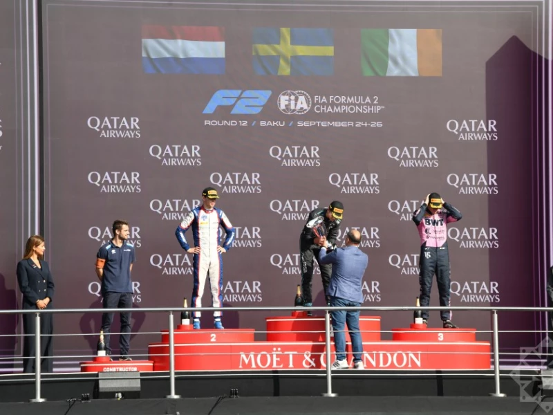 Formula 2-də sprint yarışının qalibi mükafatlandırılıb