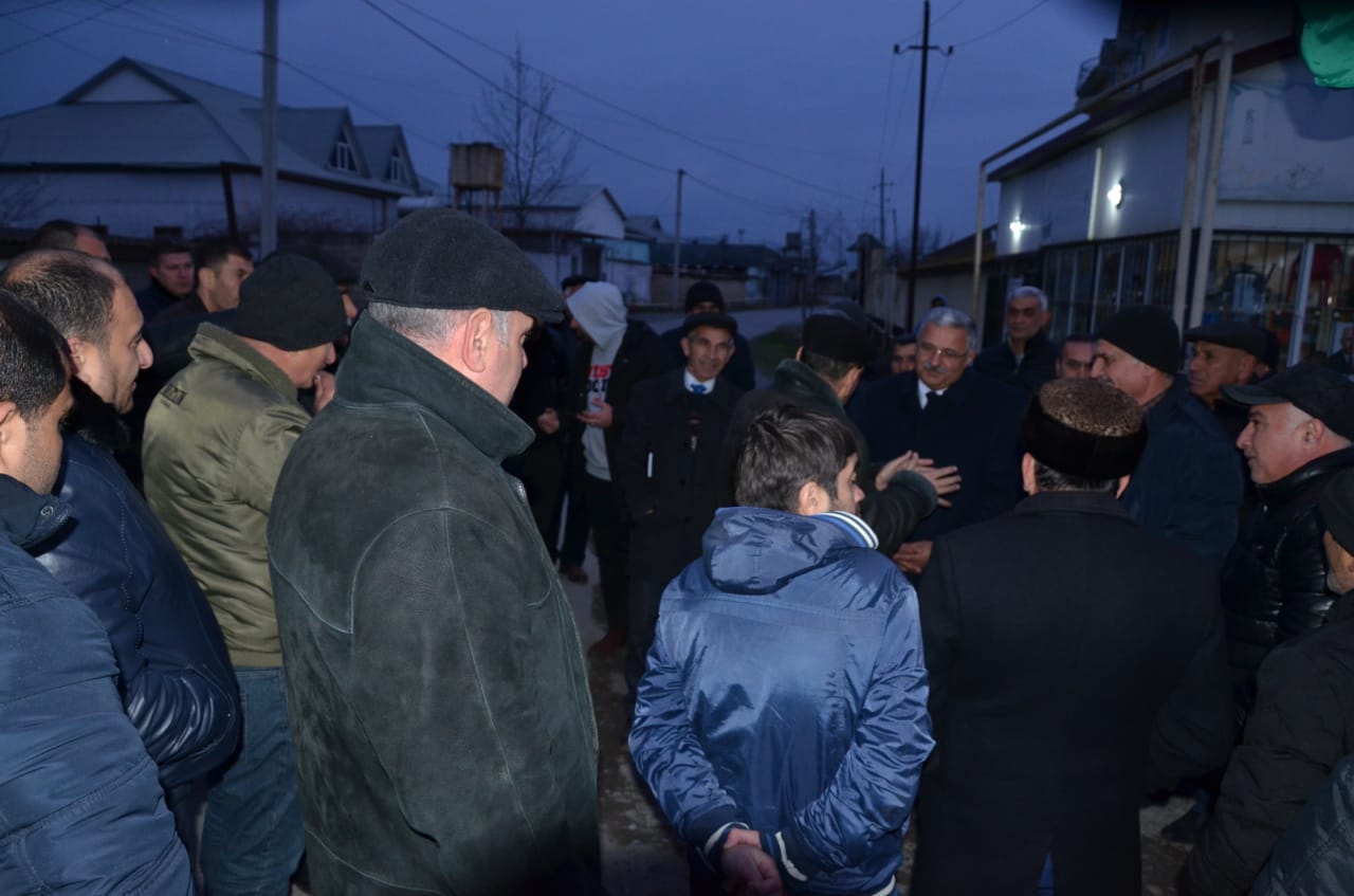 DEPUTATLIĞA NAMİZƏD MURAD FƏRZƏLİYEV BİR GÜNDƏ 4 YAŞAYIŞ MƏNTƏQƏSİNDƏ SEÇİCİLƏRLƏ KÜTLƏVİ VƏ FƏRDİ GÖRÜŞLƏR KEÇİRDİ