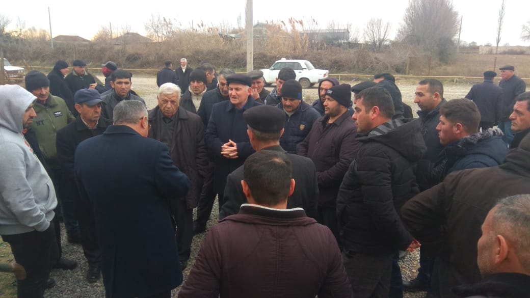 DEPUTATLIĞA NAMİZƏD MURAD FƏRZƏLİYEV BİR GÜNDƏ 4 YAŞAYIŞ MƏNTƏQƏSİNDƏ SEÇİCİLƏRLƏ KÜTLƏVİ VƏ FƏRDİ GÖRÜŞLƏR KEÇİRDİ