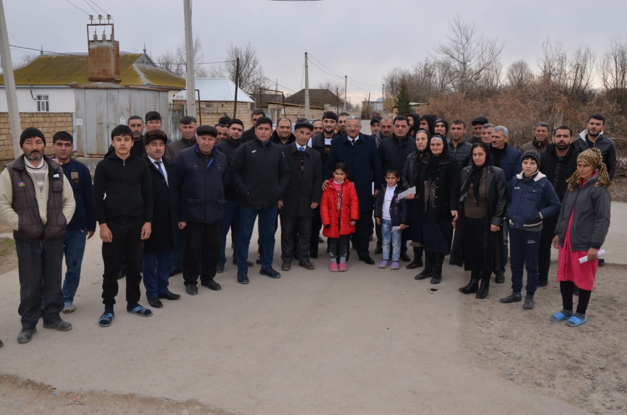 DEPUTATLIĞA NAMİZƏD MURAD FƏRZƏLİYEV BİR GÜNDƏ 4 YAŞAYIŞ MƏNTƏQƏSİNDƏ SEÇİCİLƏRLƏ KÜTLƏVİ VƏ FƏRDİ GÖRÜŞLƏR KEÇİRDİ