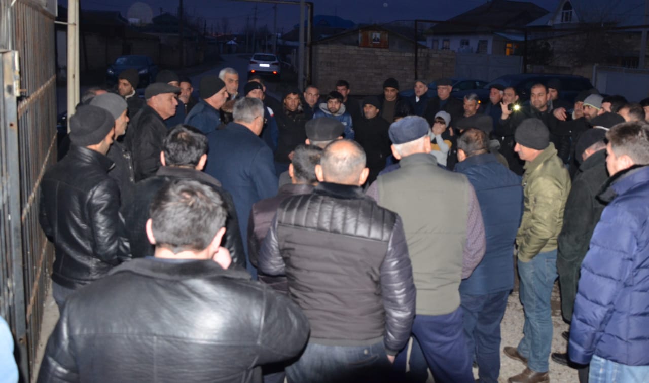 DEPUTATLIĞA NAMİZƏD MURAD FƏRZƏLİYEV BİR GÜNDƏ 4 YAŞAYIŞ MƏNTƏQƏSİNDƏ SEÇİCİLƏRLƏ KÜTLƏVİ VƏ FƏRDİ GÖRÜŞLƏR KEÇİRDİ