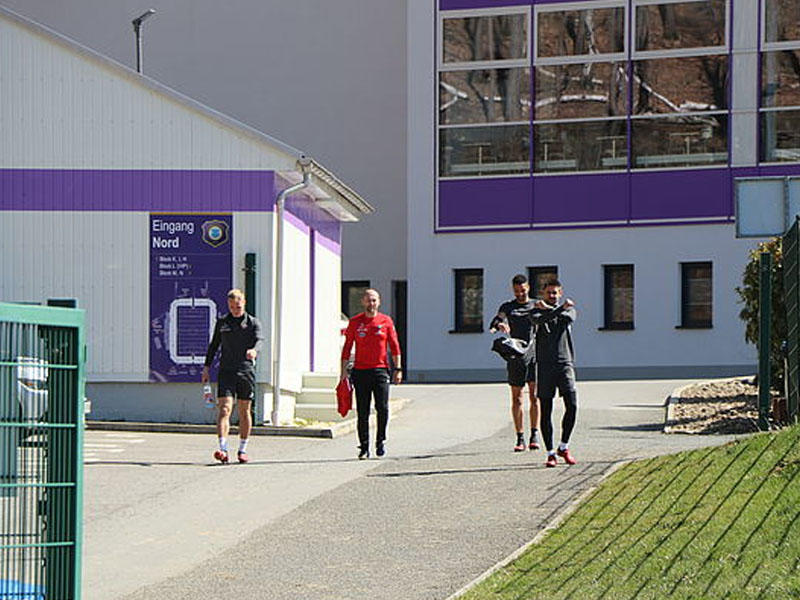 Millimizin futbolçusu koronavirus testindən keçdi