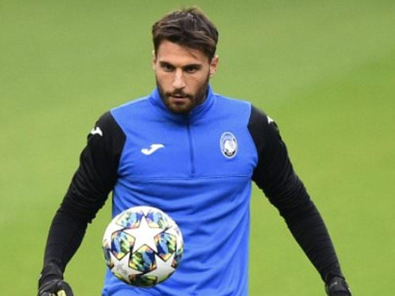 Daha bir futbolçu koronavirusdan sağaldı