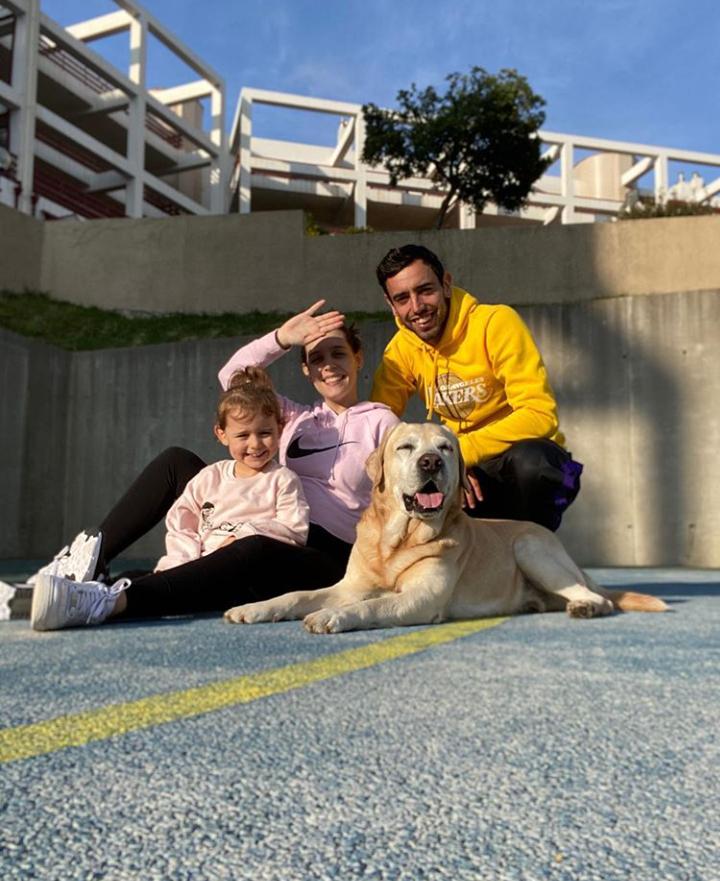 Evdə qalıb, ailəsinə sadiq qalanlar - Foto