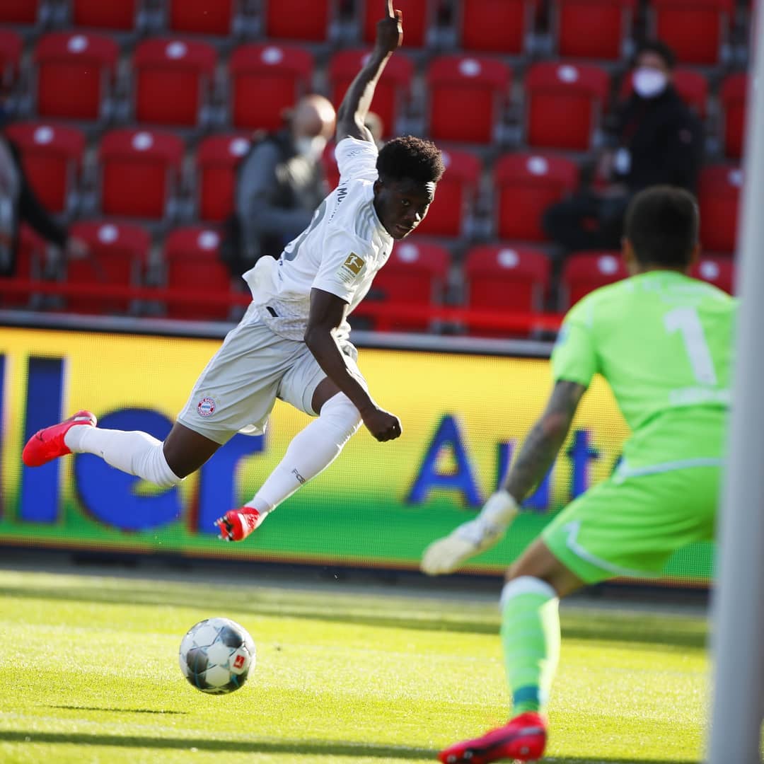 Bundesliqa: "Bavariya" "Köln"ün səhvlərini təkrarlamadı