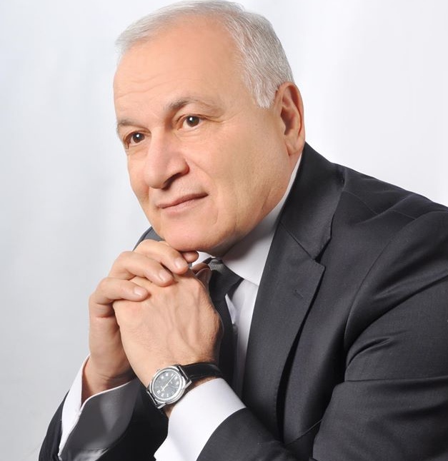 EVDƏ QAL EE, EVDƏ QAL!