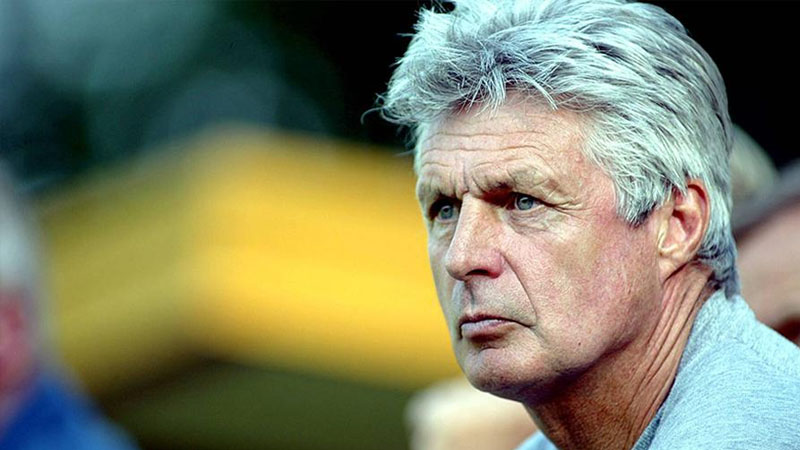 Sabiq​​ niderlandlı​​ müdafiəçi​​ vəfat​​ etdi