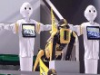 İnsanları tribunada robotlar əvəz etdi
