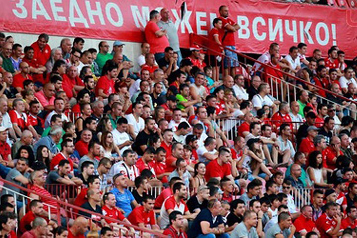 Nazirlik azarkeşlərin tələblərini qəbul edib