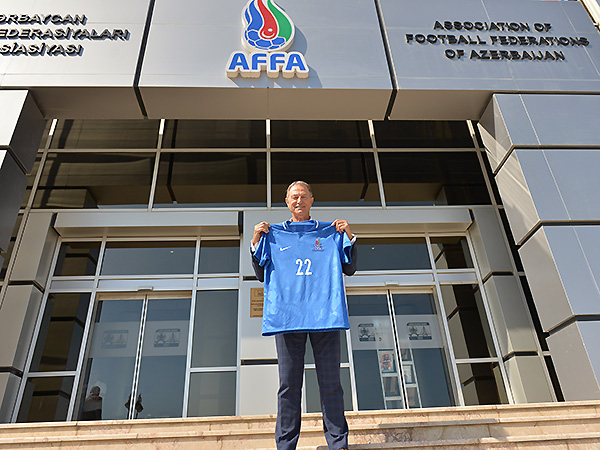 Baş məşqçi AFFA-da