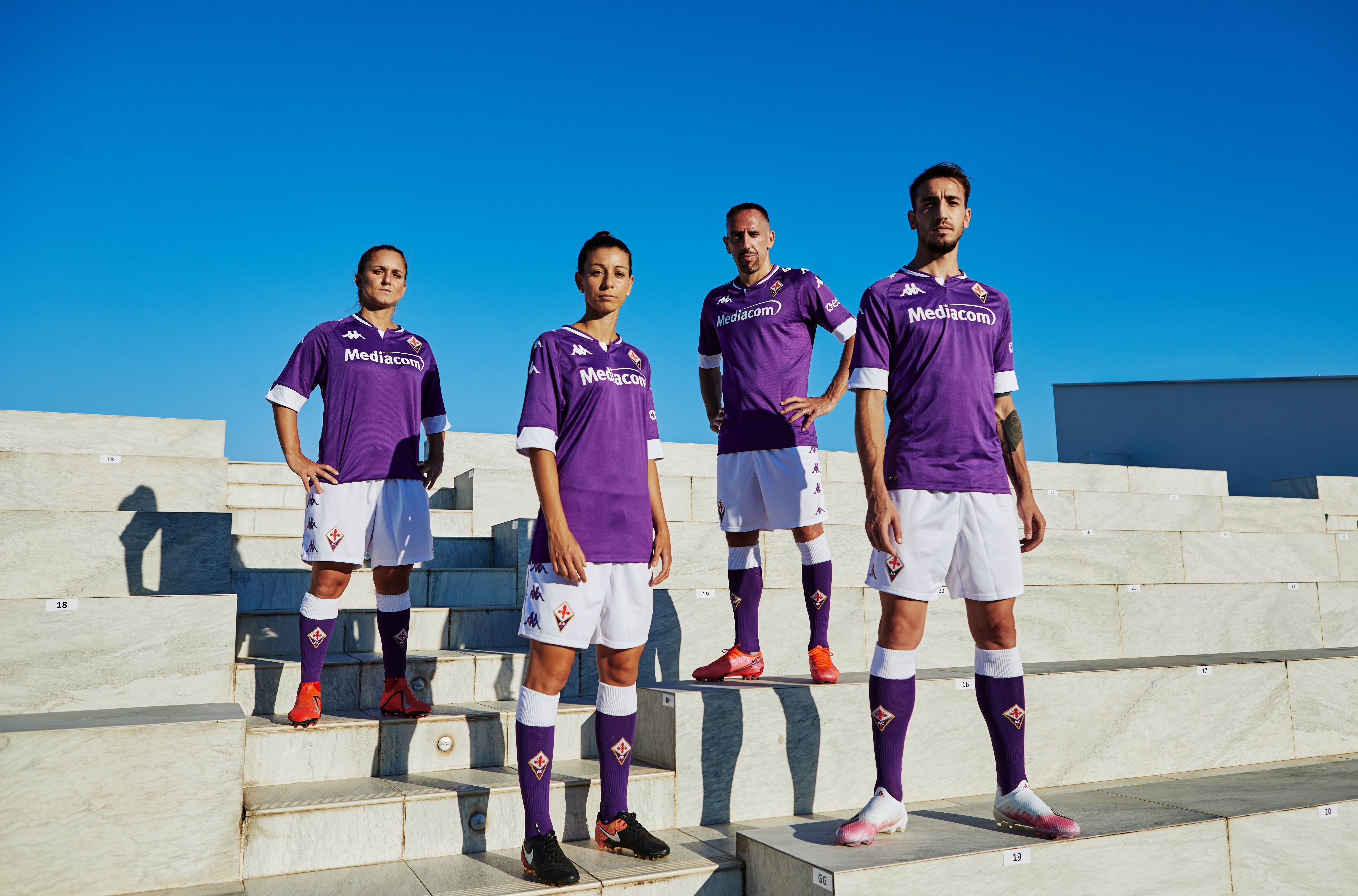 Komanda yeni dəstini təqdim edib