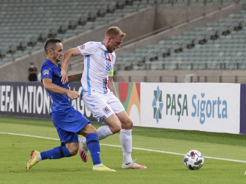 Millimiz doğma meydanda &ldquo;cırtdan&rdquo;larla bacarmadı