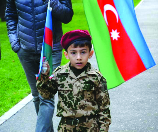 UŞAQLARIN QƏLƏBƏ SEVİNCİ - Foto