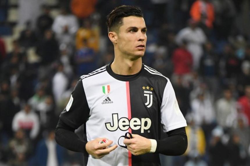 Ronaldo &ldquo;Golden Foot&rdquo; mükafatına layiq görüldü