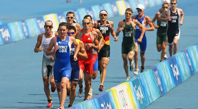 Triatlon üzrə lisenziya yarışları dayandırıldı