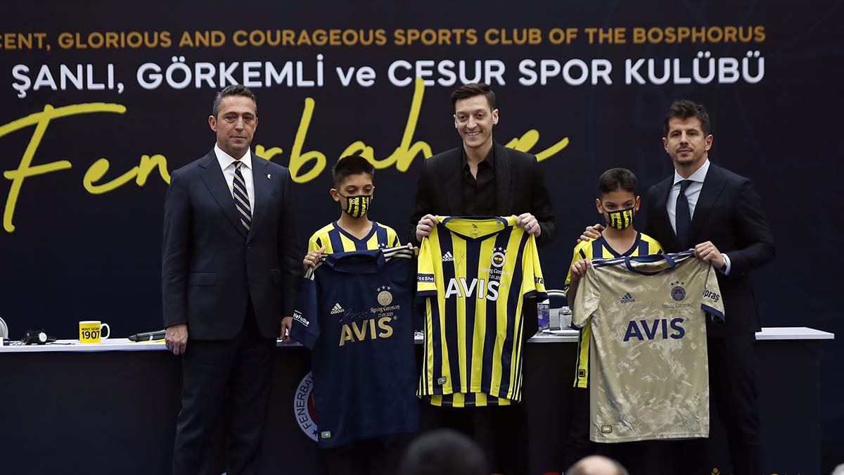 Özildən "Fənərbağça" tarixində yeni rekord