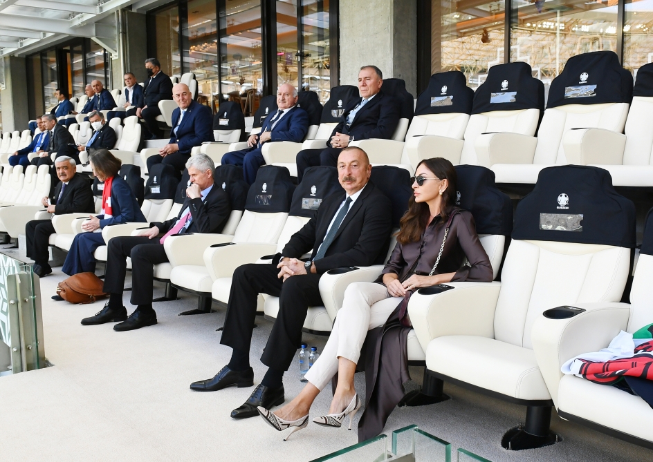 Bakı Olimpiya Stadionunda Avropa çempionatının final mərhələsinin Uels-İsveçrə matçı keçirilib