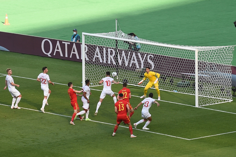 Bakı Olimpiya Stadionunda Avropa çempionatının final mərhələsinin Uels-İsveçrə matçı keçirilib