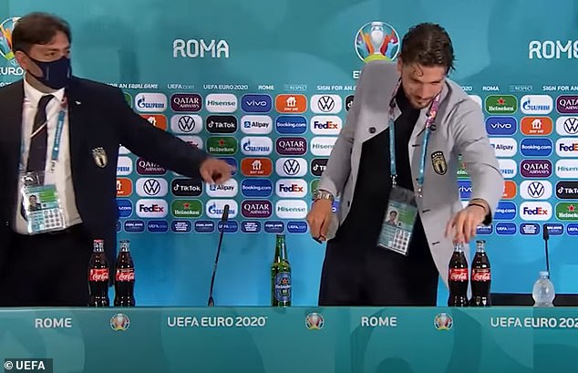 Mətbuat konfranslarında nə baş verir? - Video