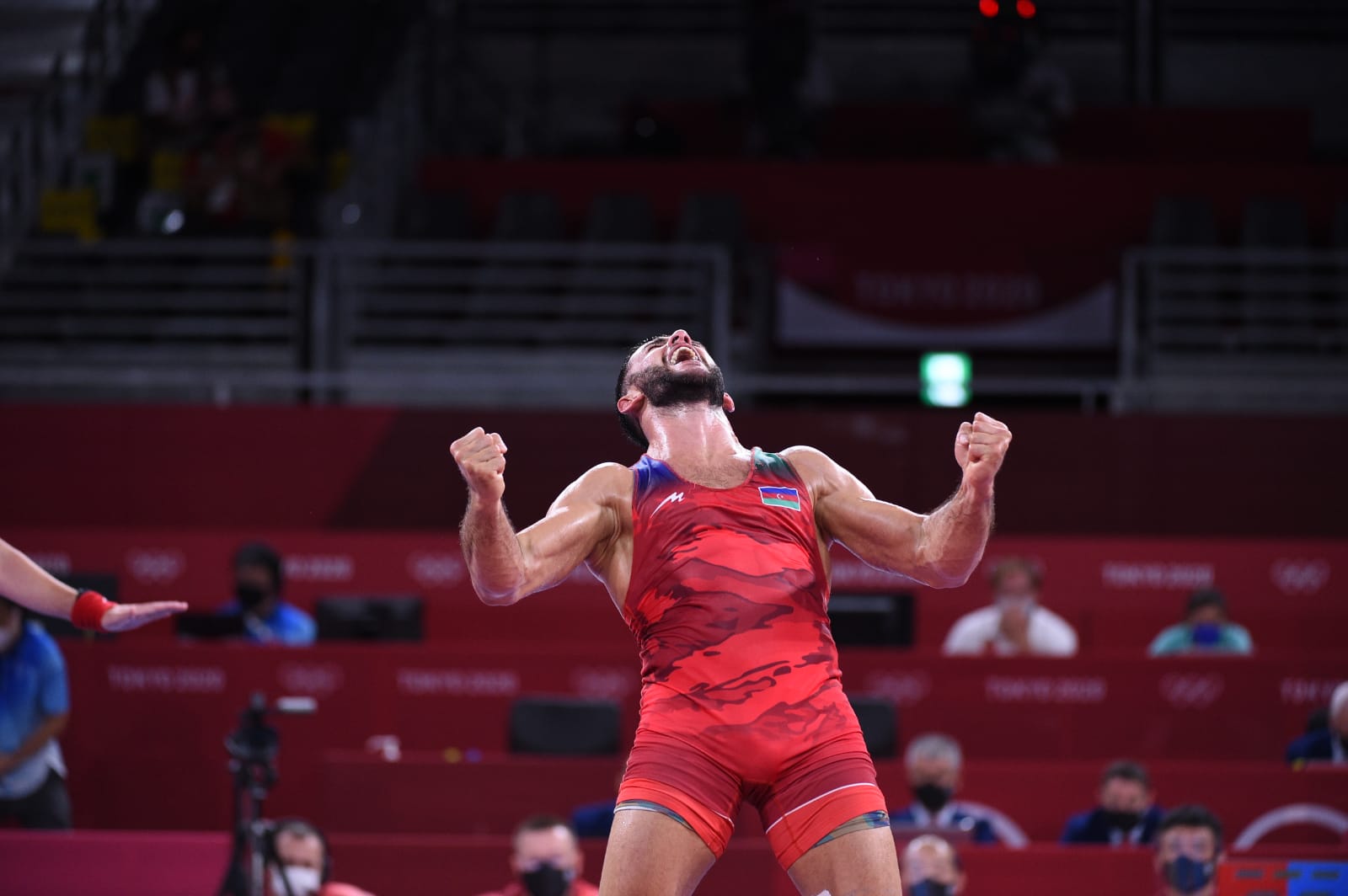 Güləşçimiz erməni idmançıya qalib gələrək Tokio-2020-nin bürünc medalına sahib çıxdı &mdash; FOTO