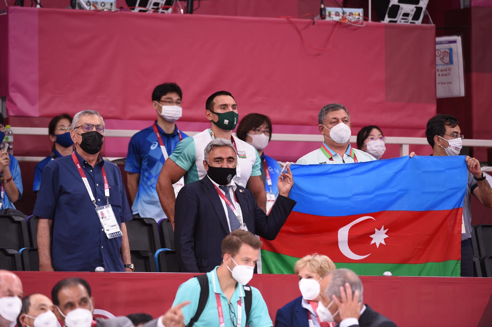 Rafael Ağayevə Tokio-2020-nin gümüş medalı təqdim edildi - FOTO