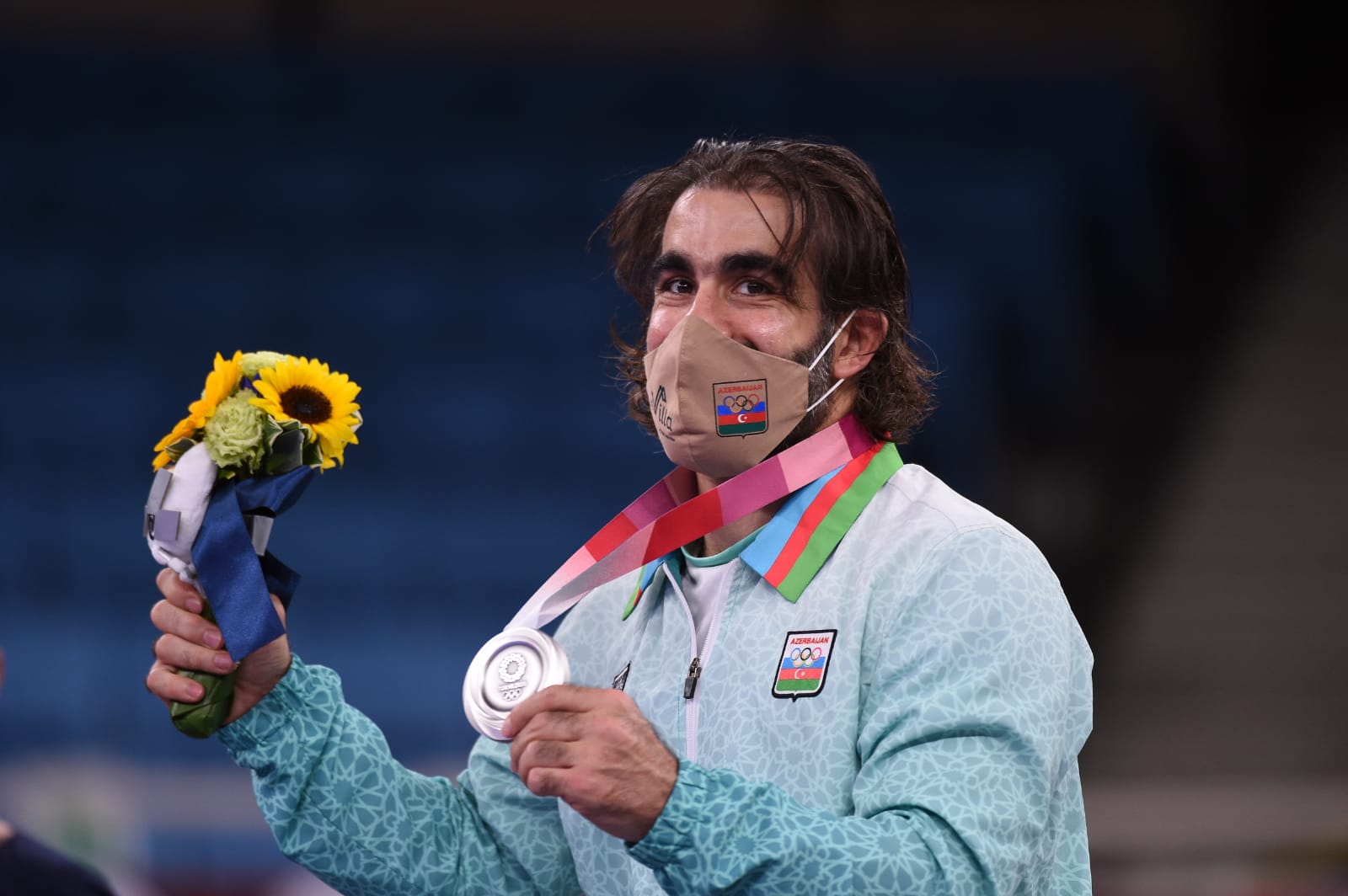 Rafael Ağayevə Tokio-2020-nin gümüş medalı təqdim edildi - FOTO