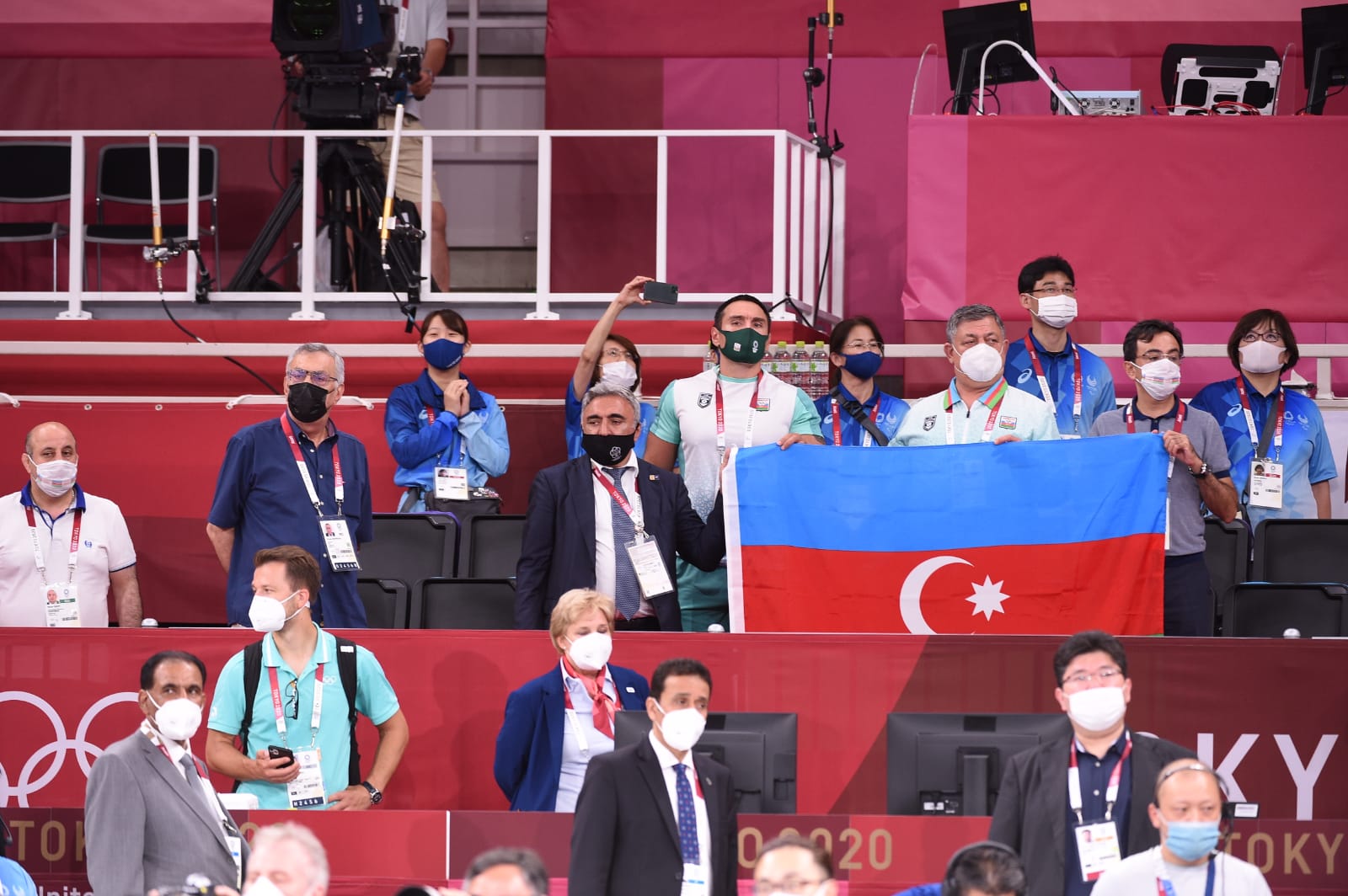 Rafael Ağayevə Tokio-2020-nin gümüş medalı təqdim edildi - FOTO