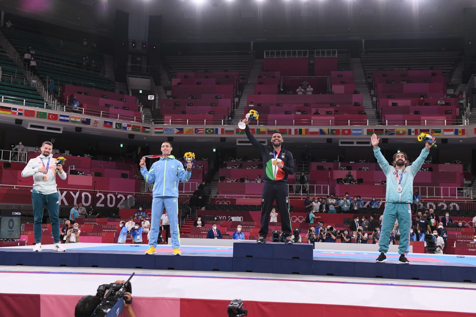 Rafael Ağayevə Tokio-2020-nin gümüş medalı təqdim edildi - FOTO