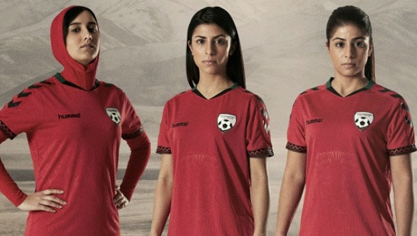Qadın futbolçular ölkədən qaçdı