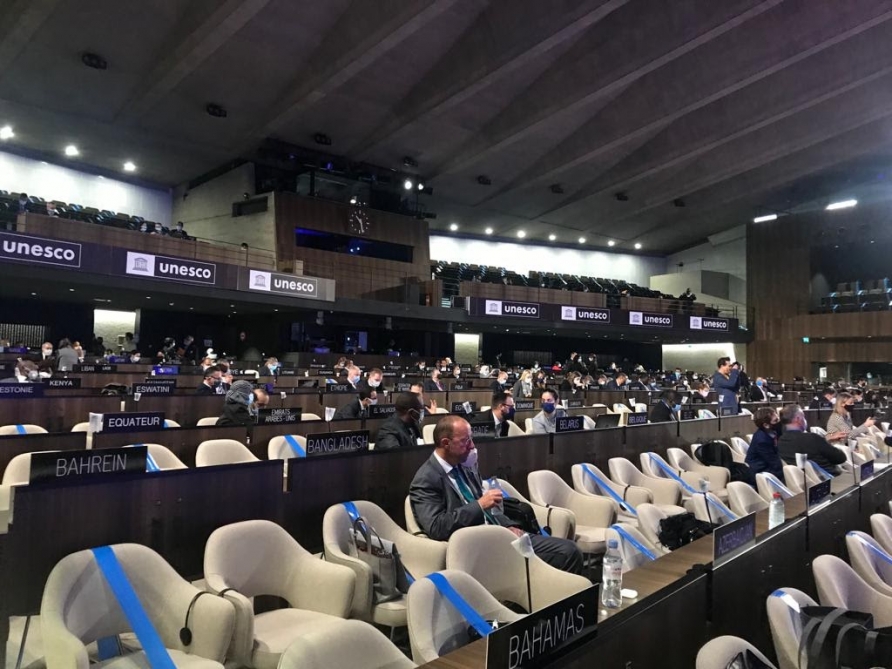 AMADA rəhbəri UNESCO-nun konfrasında iştirak edir