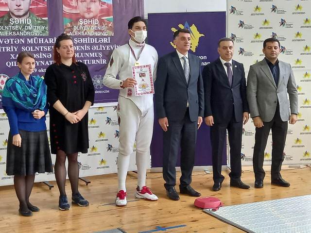 Qılıncoynatma yarışının qalibləri müəyyənləşib