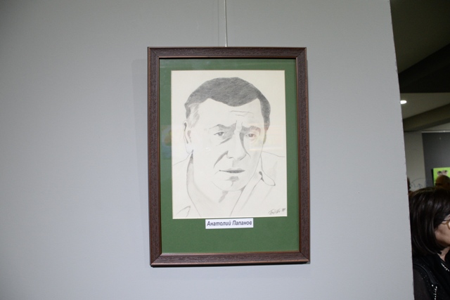 Şahmat üzrə beynəlxalq dərəcəli hakim və peşəkar rəssam