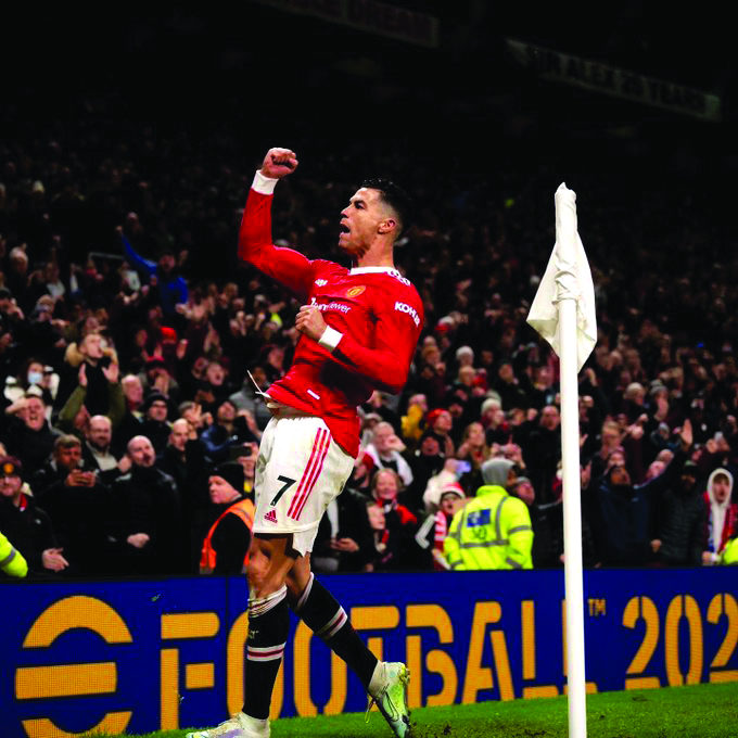 Ronaldo və Romario birinci pilləyə şərik oldular