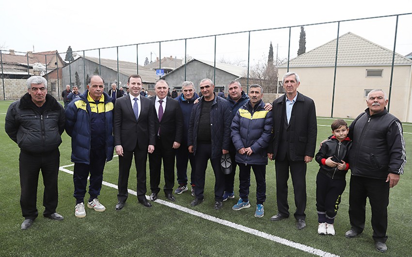 Gəncədə süni örtüklü meydança istifadəyə verilib