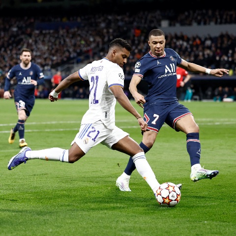 &laquo;Santyaqo Beranbeu&raquo;da &laquo;Benzema tamaşası&raquo; - FOTO