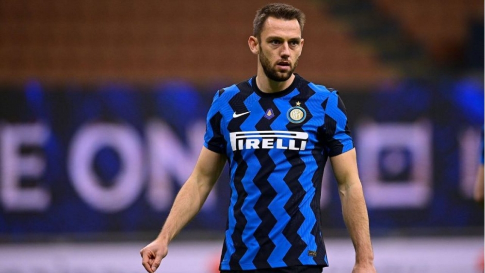 İtaliya nəhəngi müdafiəçisinə qiymət qoydu