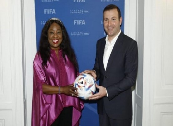 FIFA-nın baş katibi Parisdə Elxan Məmmədovla görüşüb