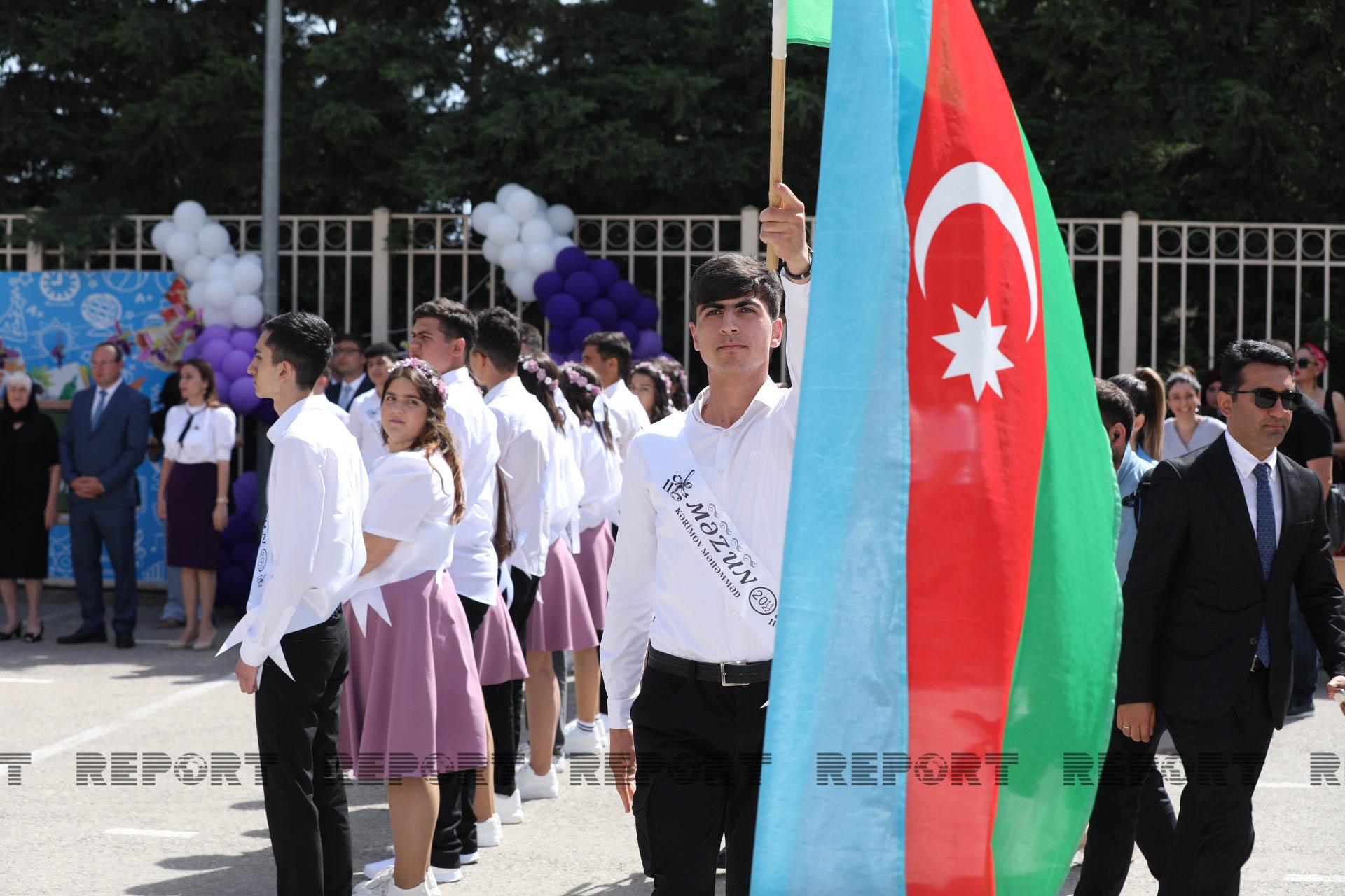 Azərbaycan məktəblərində &ldquo;Son zəng&rdquo; çalınıb - YENİLƏNİB