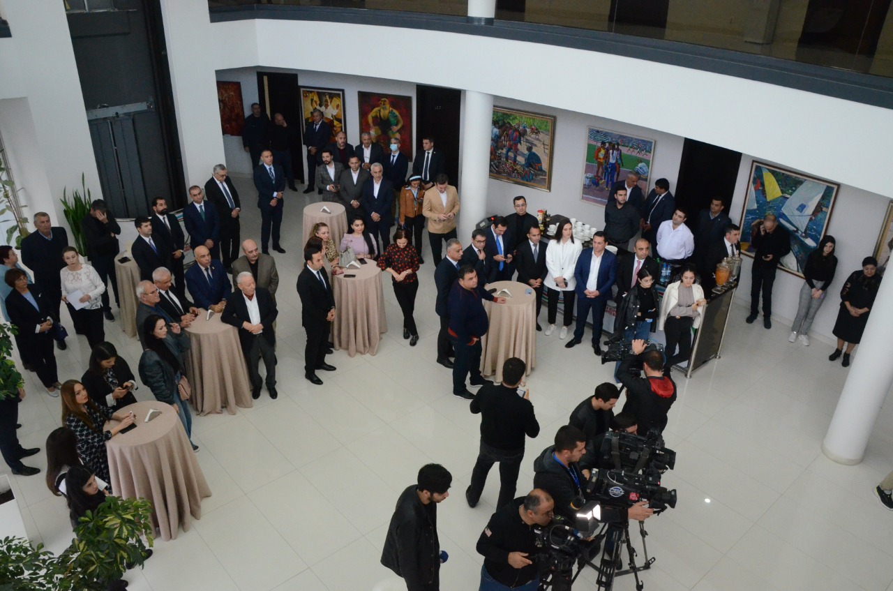 MOK-un 30 illik yubileyinə həsr olunmuş “Olimpiya, incəsənət və idman” adlı sərginin açılış mərasimi keçirilib - FOTO