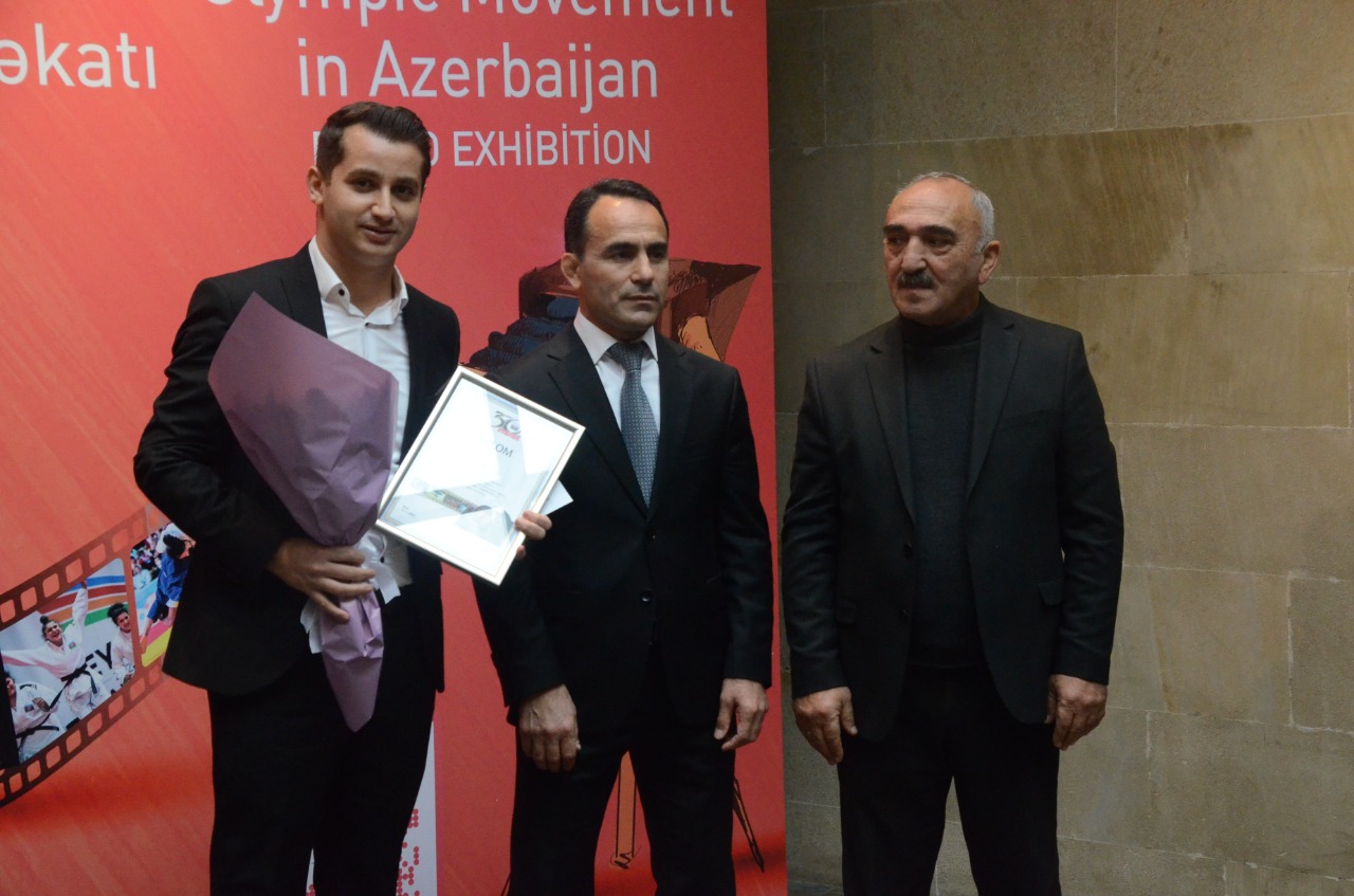 “Azərbaycanda Olimpiya Hərəkatı” mövzusunda keçirilən foto müsabiqəsinin qaliblərinin mükafatlandırılıb