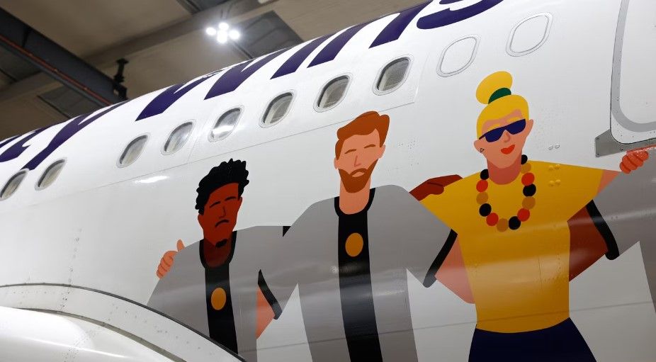 &laquo;Budestim&raquo;in təyyarəsini bəzədilər