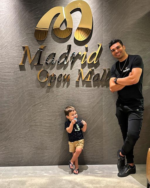 Kazemiro keçmişini unutmur