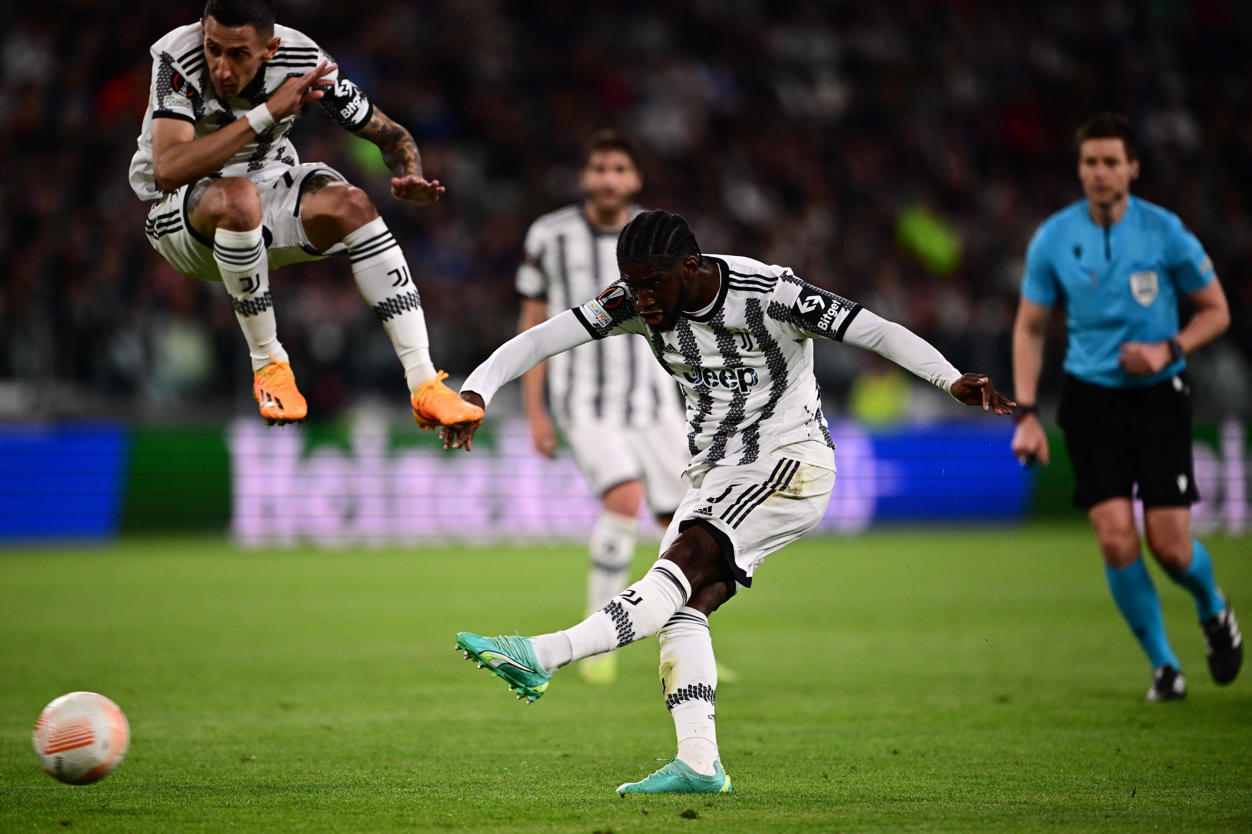 İtaliya klubları evdə büdrəmədilər - FOTO